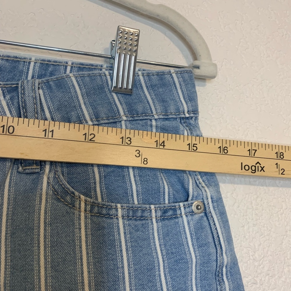 GAP Shorts Womens 4/27  Blue White Striped 5" Short Low Rise Preppy Academia - Picture 11 of 13
